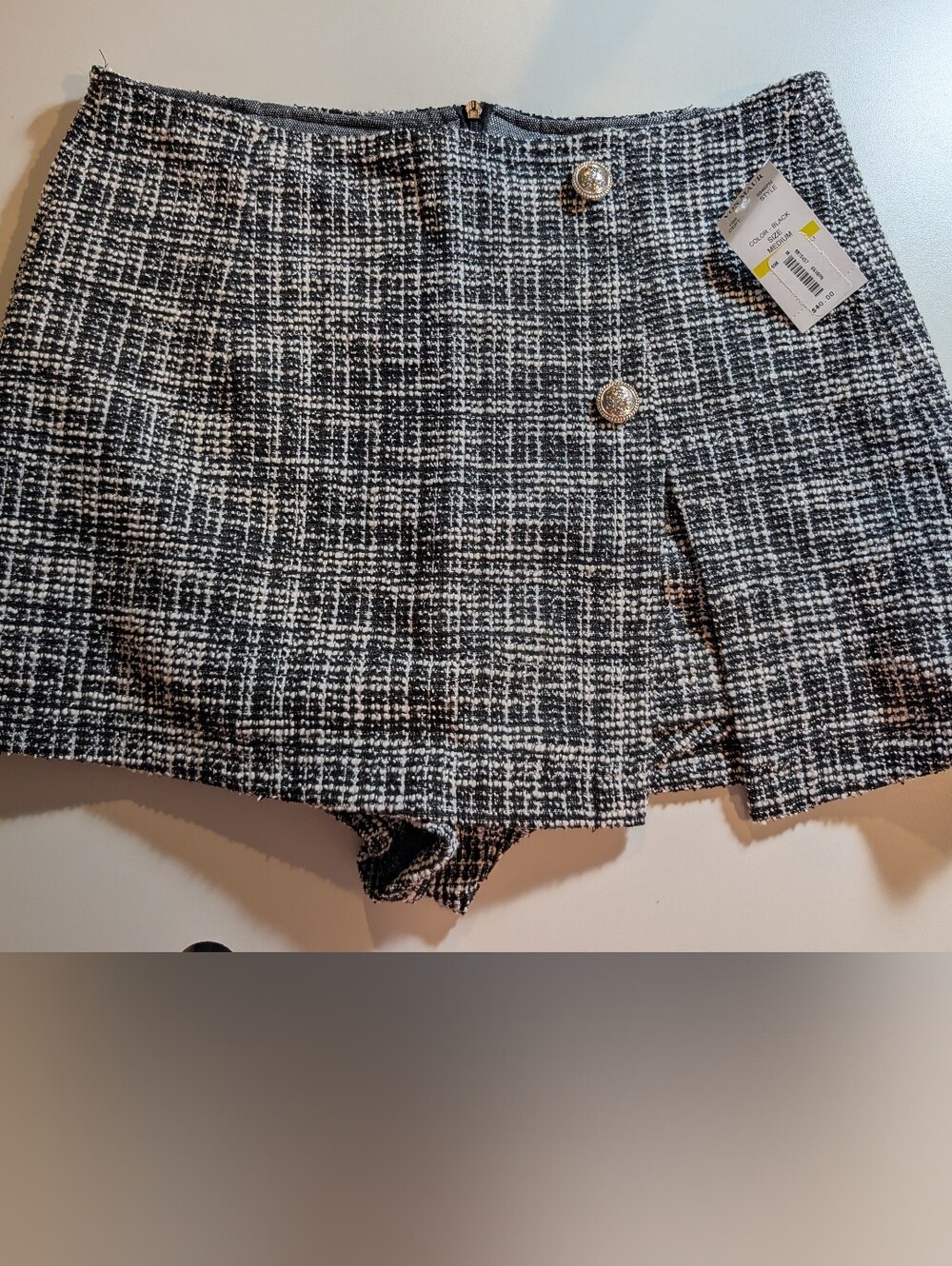 Love Tree Woman's Medium Black & White Tweed Women’s Shorts NWT